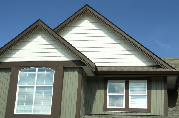 Cost of Vertical Vinyl Siding Repair in Dallas